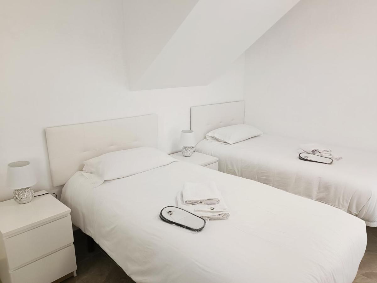 Baj - Apartamentos En Playa Bajondillo, Torremolinos Eksteriør billede