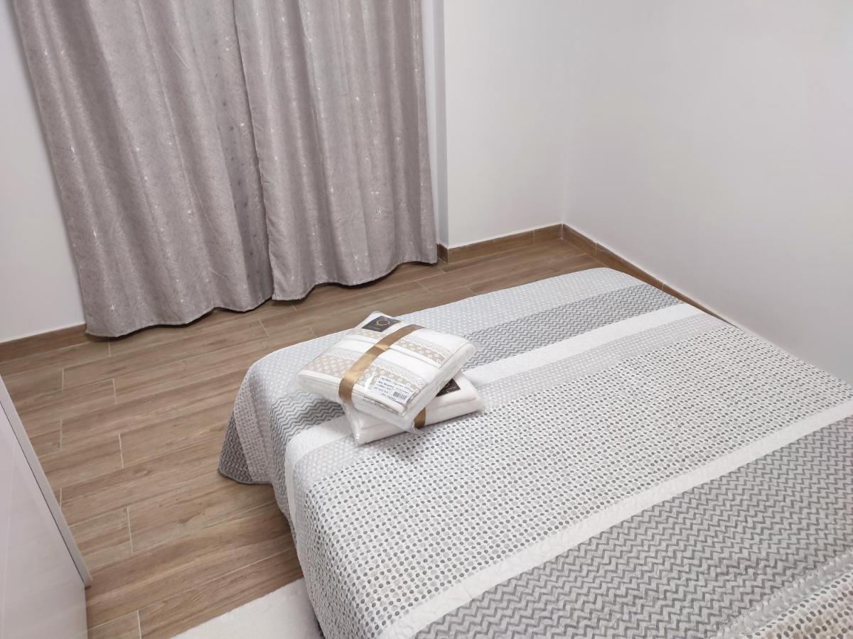 Baj - Apartamentos En Playa Bajondillo, Torremolinos Eksteriør billede